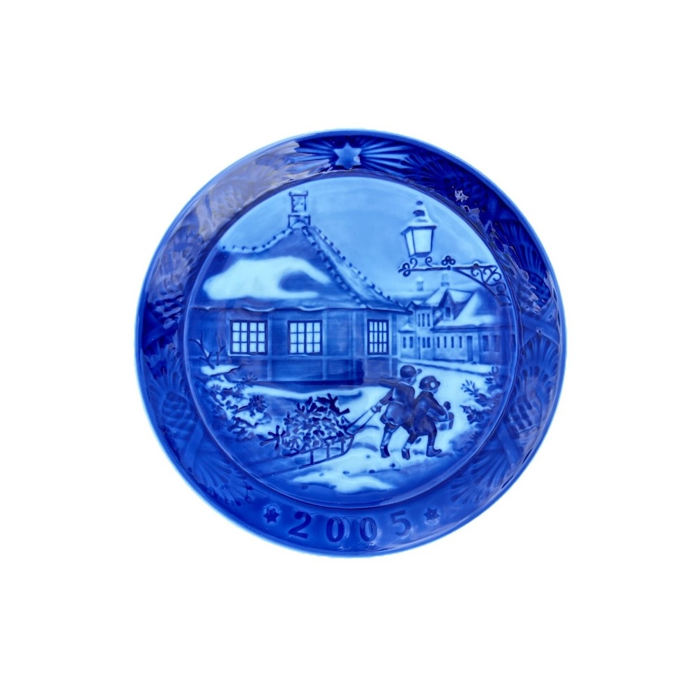 Royal Copenhagen 2005 Christmas Plate Hans Christian Andersen House w/ Box COA